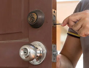 Gallery Locksmith Store Irving, TX 972-512-6379 Gallery Locksmith Store Irving, TX 972-512-6379 - 7-Lock-Installation
